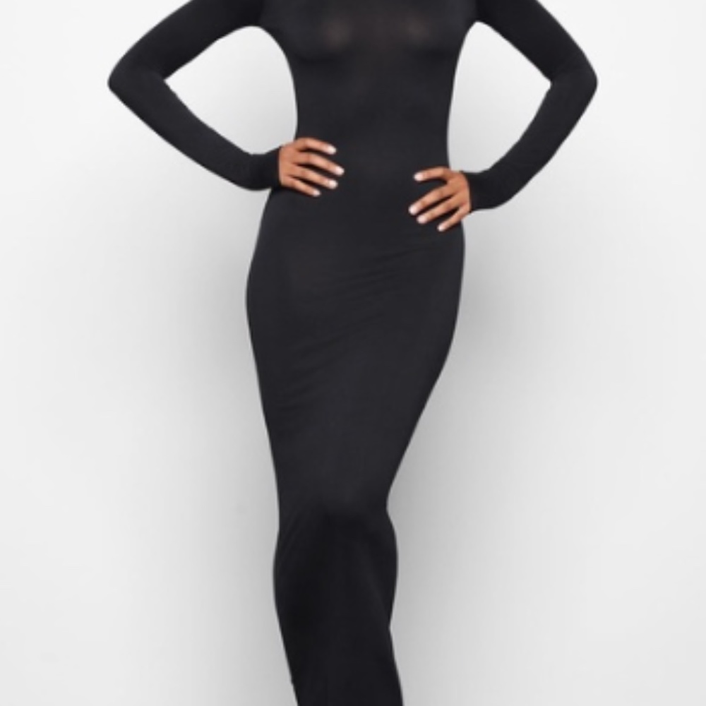 SKIMS Smooth Lounge maxi crew neck dress, M